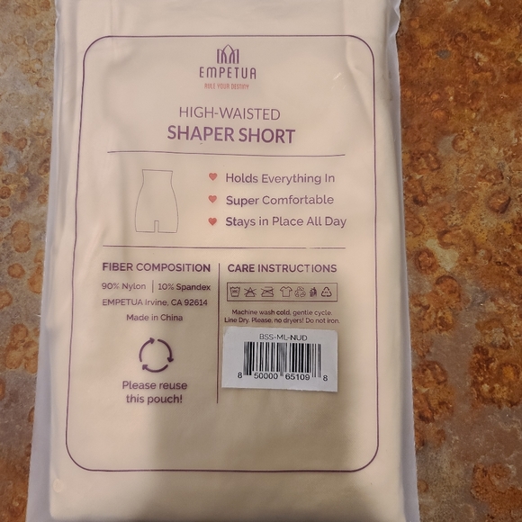 Empetua All Day Every Day High Waisted ShaperShort - Picture 2 of 12